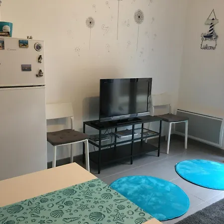 Charmante Maisonnette Proche De La Avec Jardin, Parking, Et Toutes Commodites A Quend-plage - Fr-1-482-73